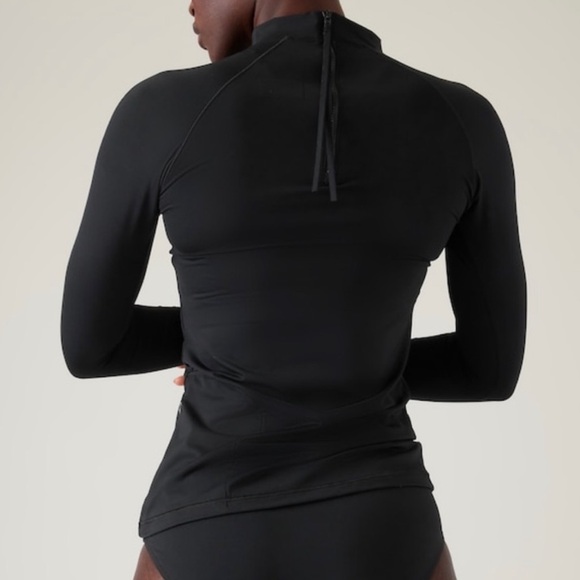 Athleta North Point Rashguard - Picture 2 of 13